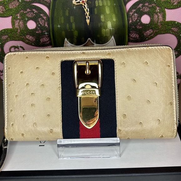 GUCCI | *RARE* Ostrich Buckle Embellished Long Zip Around Wallet in Ivory - Picture 2 of 8